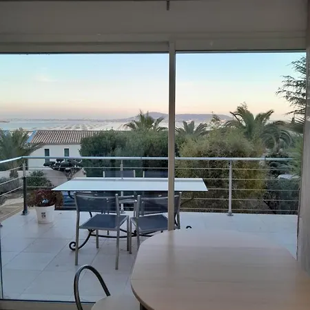 Vue Magnifique Sur La Lagune De Thau